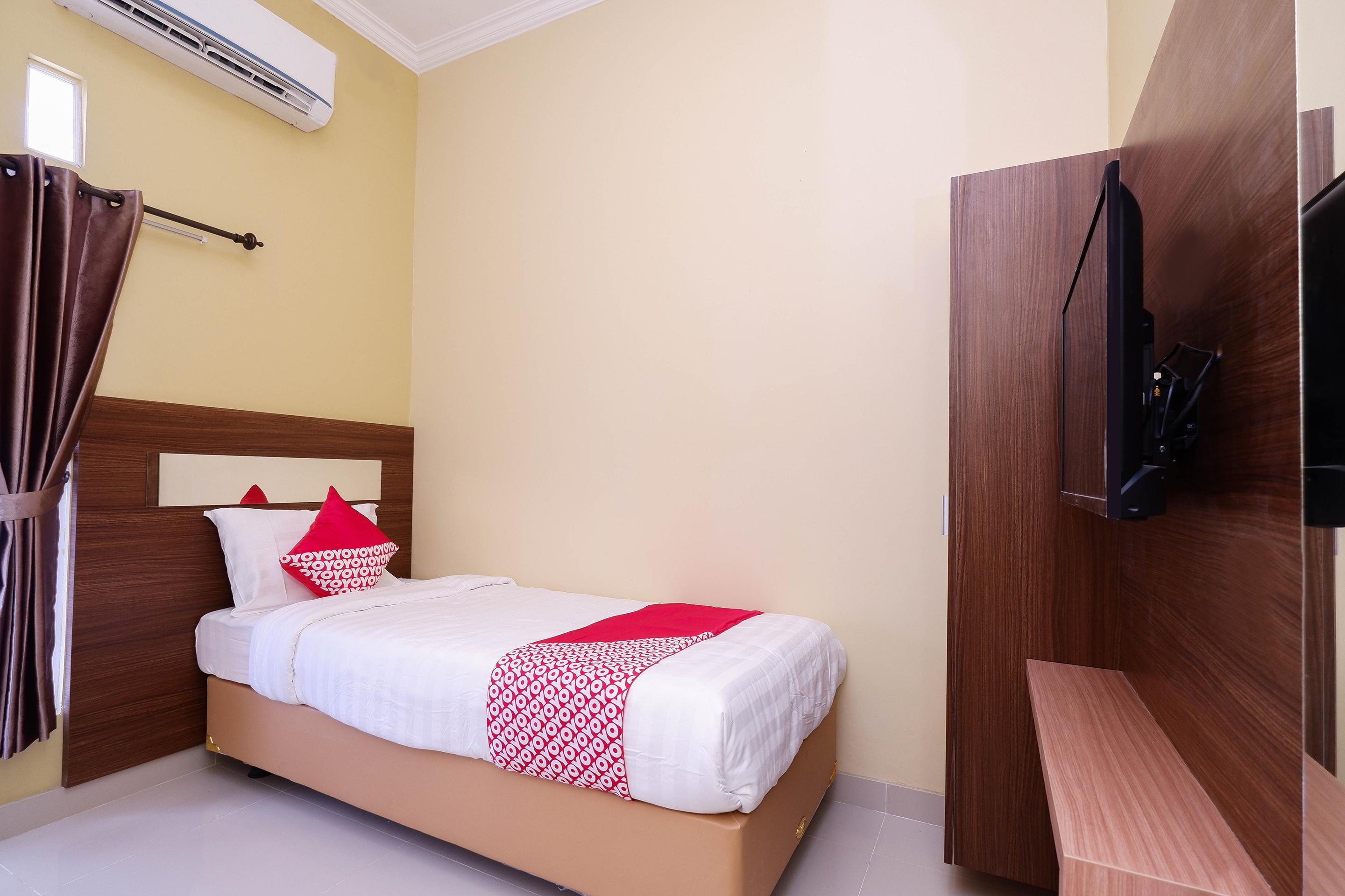 Hotel Super Oyo 1506 Shabrina 2 Syariah Solo Exterior foto