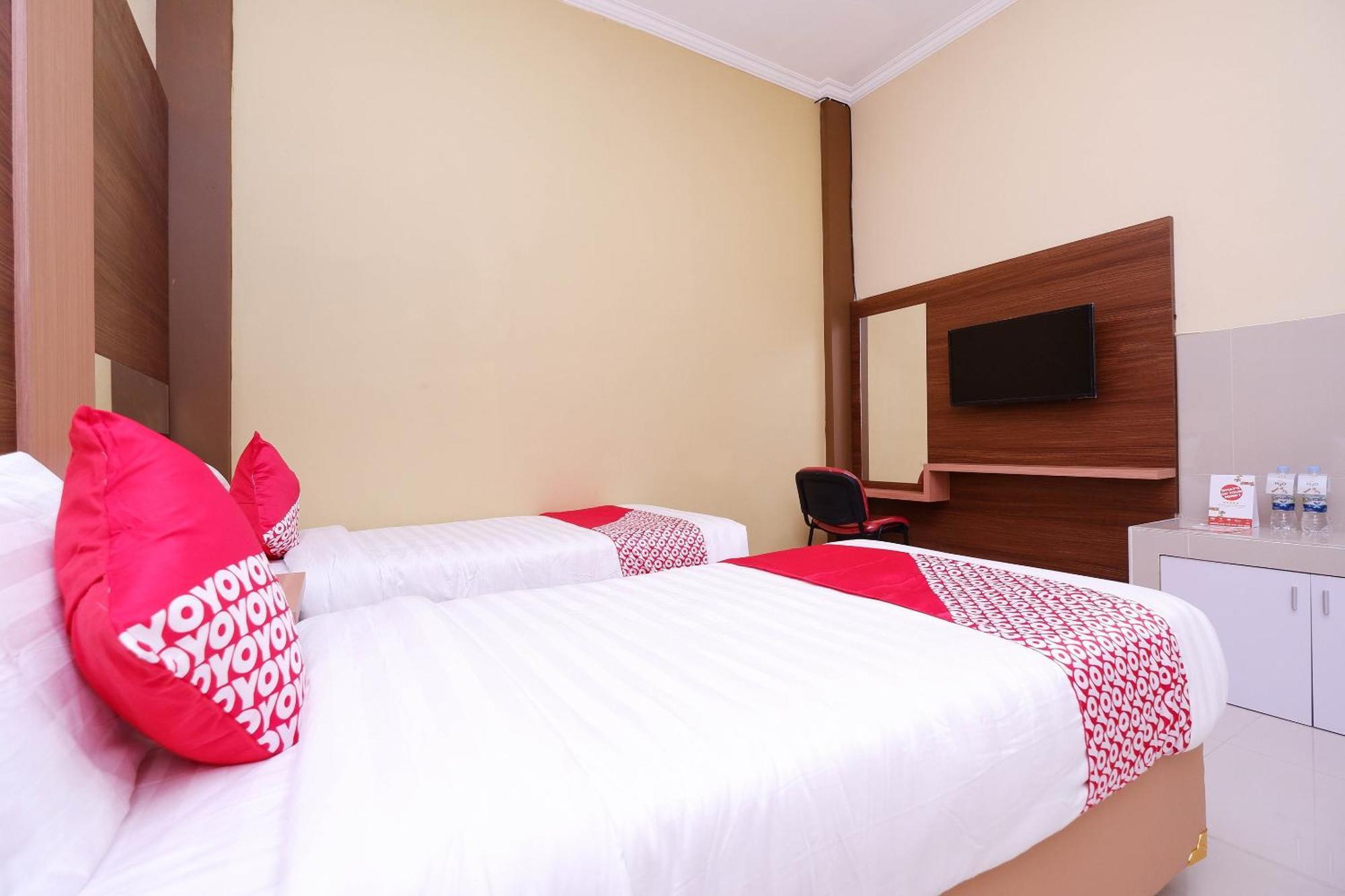 Hotel Super Oyo 1506 Shabrina 2 Syariah Solo Exterior foto